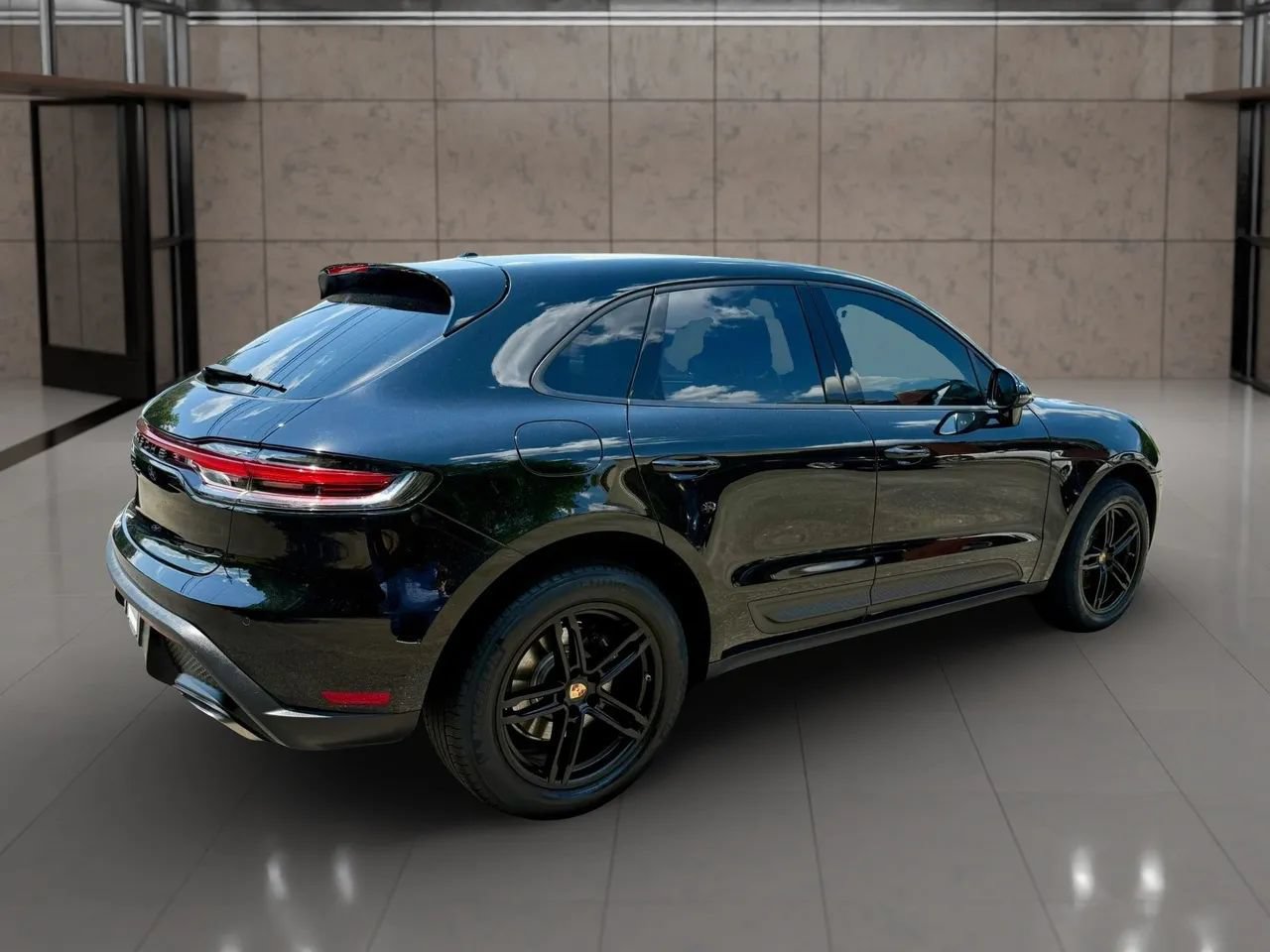Used 2023 Porsche Macan AWD/4WD image 10