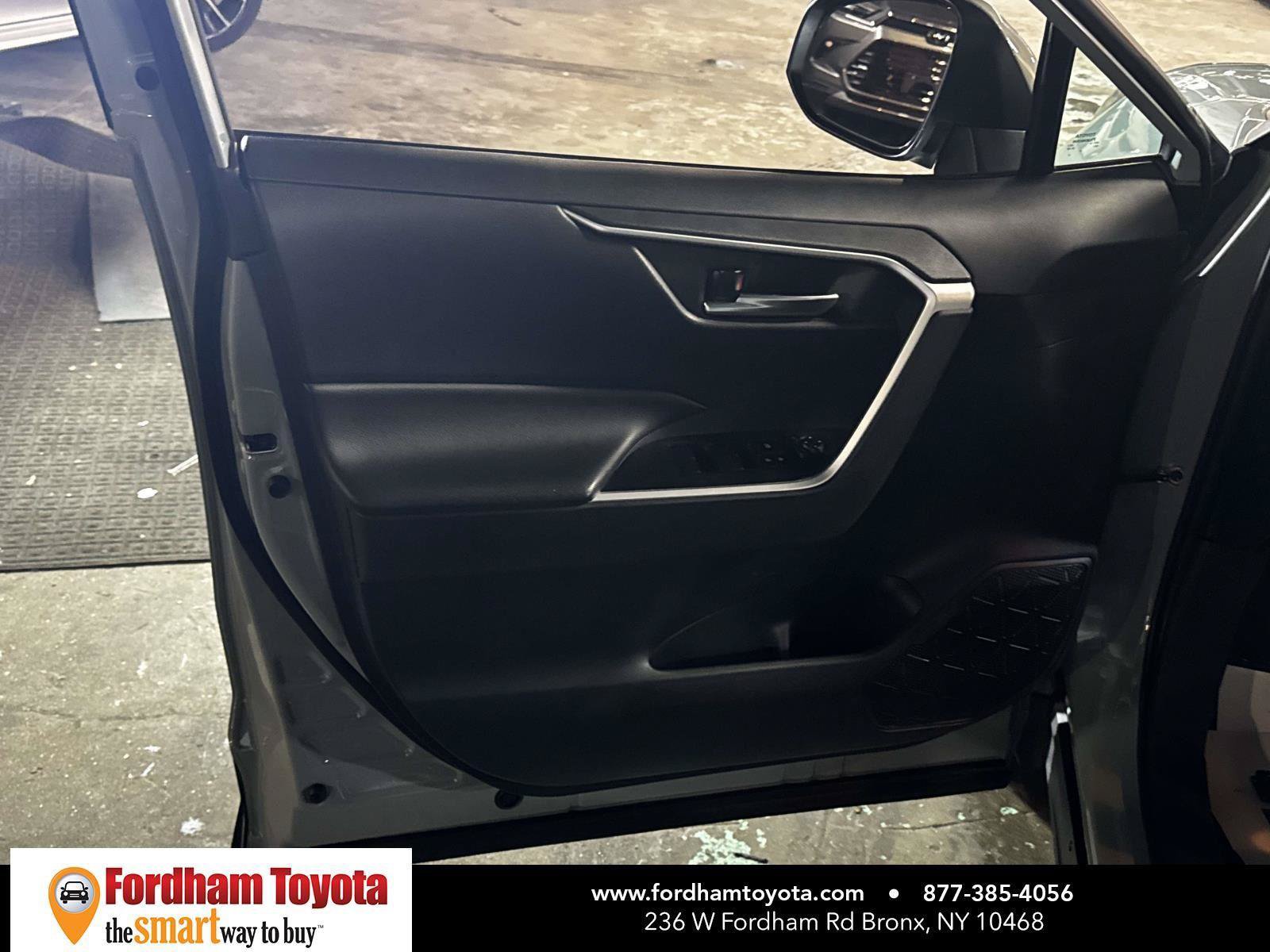 Used 2019 Toyota RAV4 XLE AWD/4WD image 15