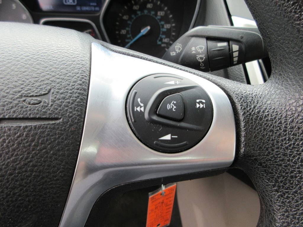 Used 2014 Ford Focus SE image 25