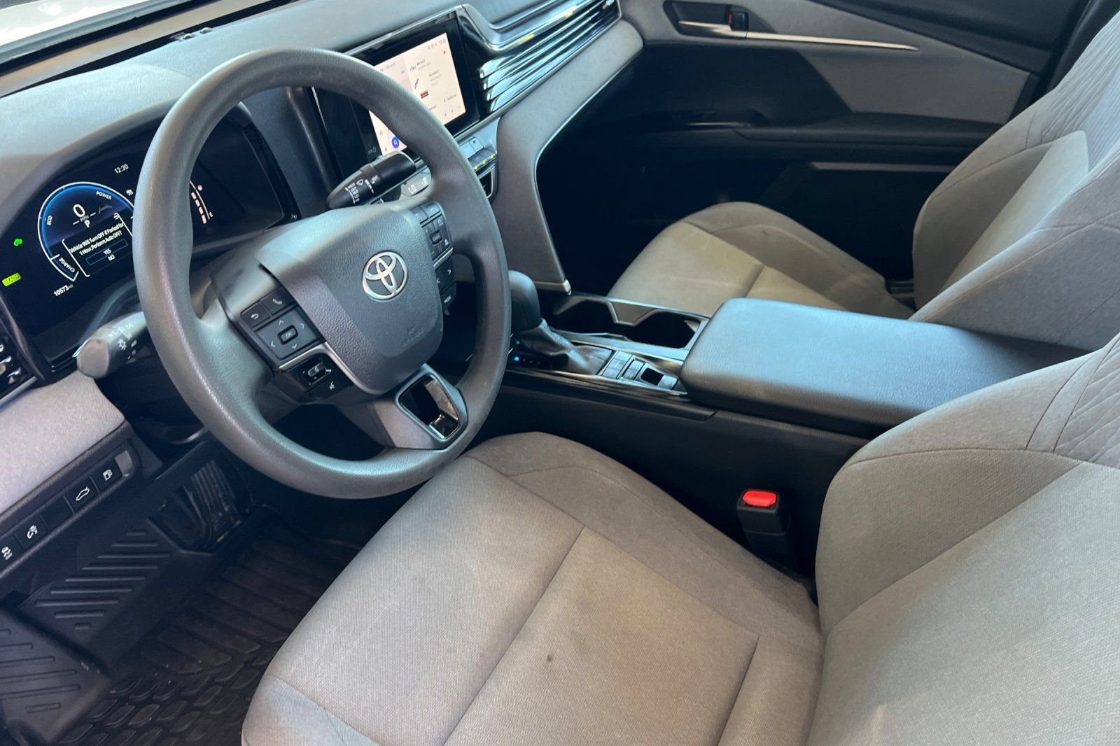 Certified 2025 Toyota Camry LE FWD image 7