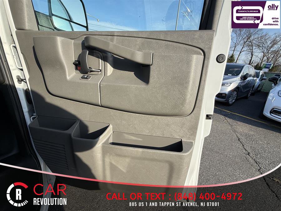Used 2023 GMC Savana 2500 image 26