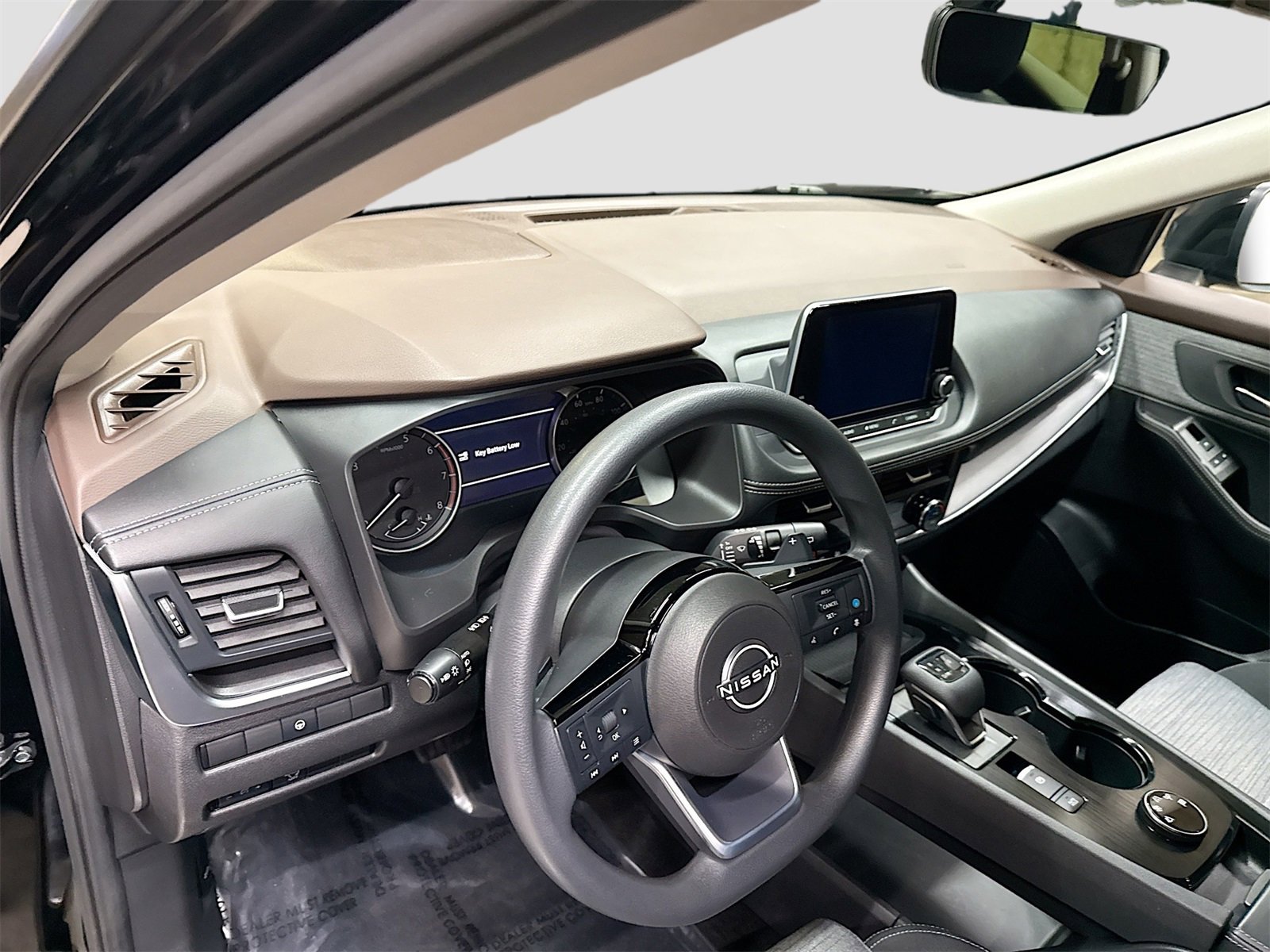 Used 2023 Nissan Rogue SV image 9