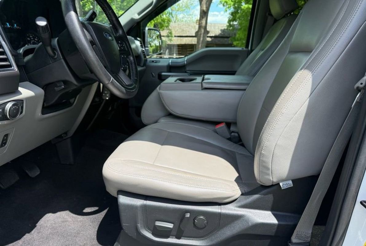 Used 2019 Ford F150 XLT w/ Equipment Group 302A Luxury AWD/4WD image 18