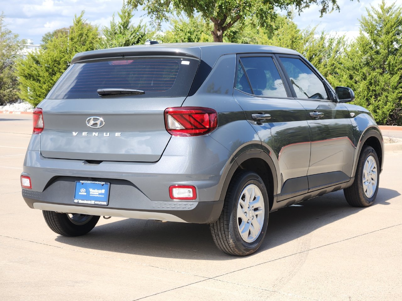 New 2026 Hyundai Venue SE FWD image 4