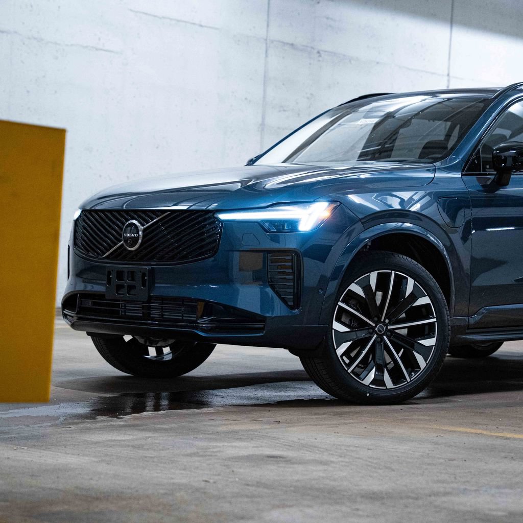New 2026 Volvo XC90 T8 Ultra AWD/4WD image 2