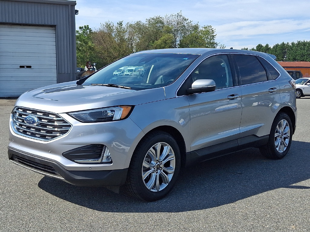 Used 2024 Ford Edge Titanium AWD/4WD image 3