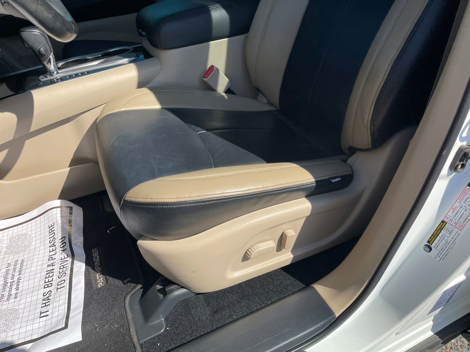 Used 2019 Nissan Pathfinder SV image 14