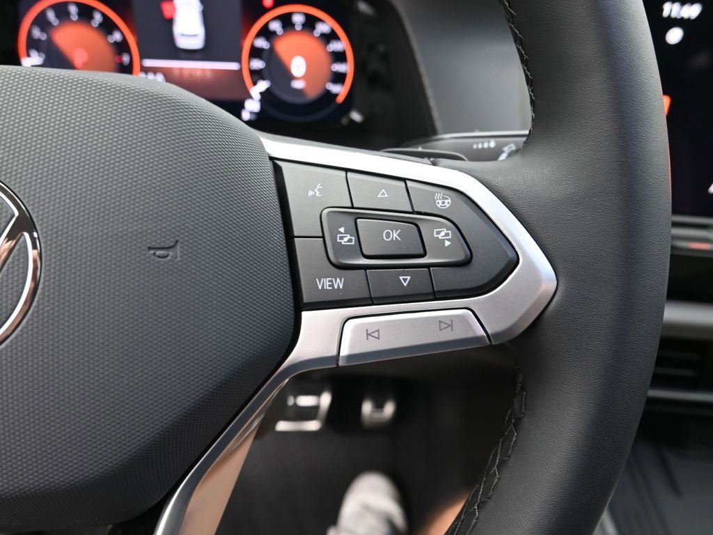 New 2025 Volkswagen Atlas Peak Edition SE image 18