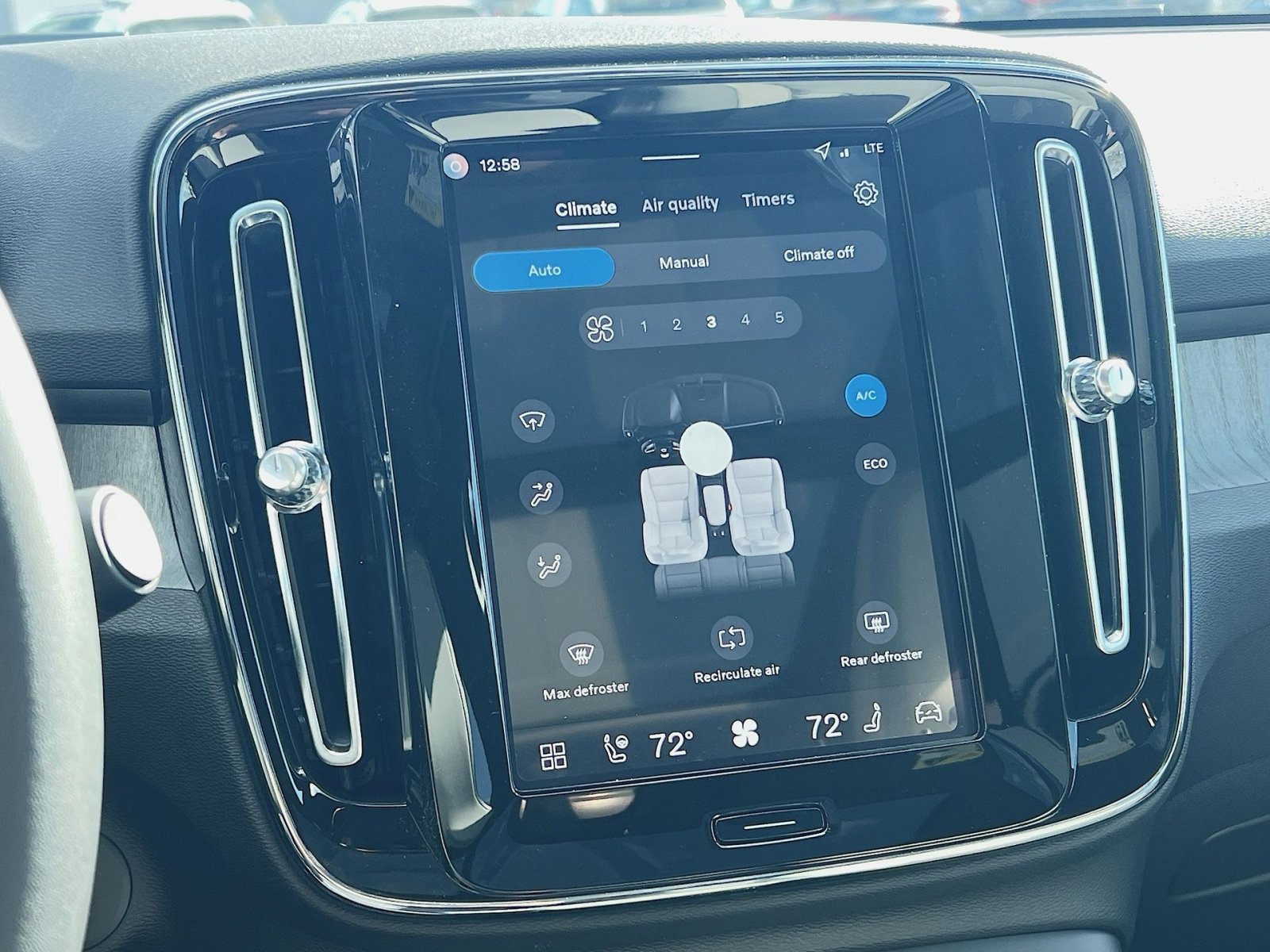 New 2026 Volvo EX40 Plus w/ Climate Package image 21