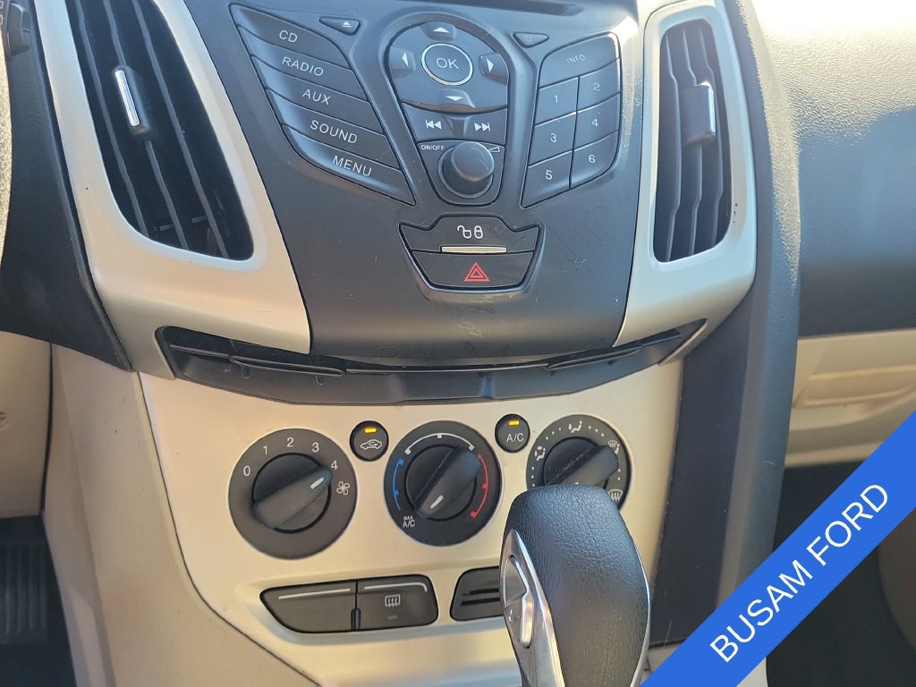 Used 2012 Ford Focus SE FWD image 24