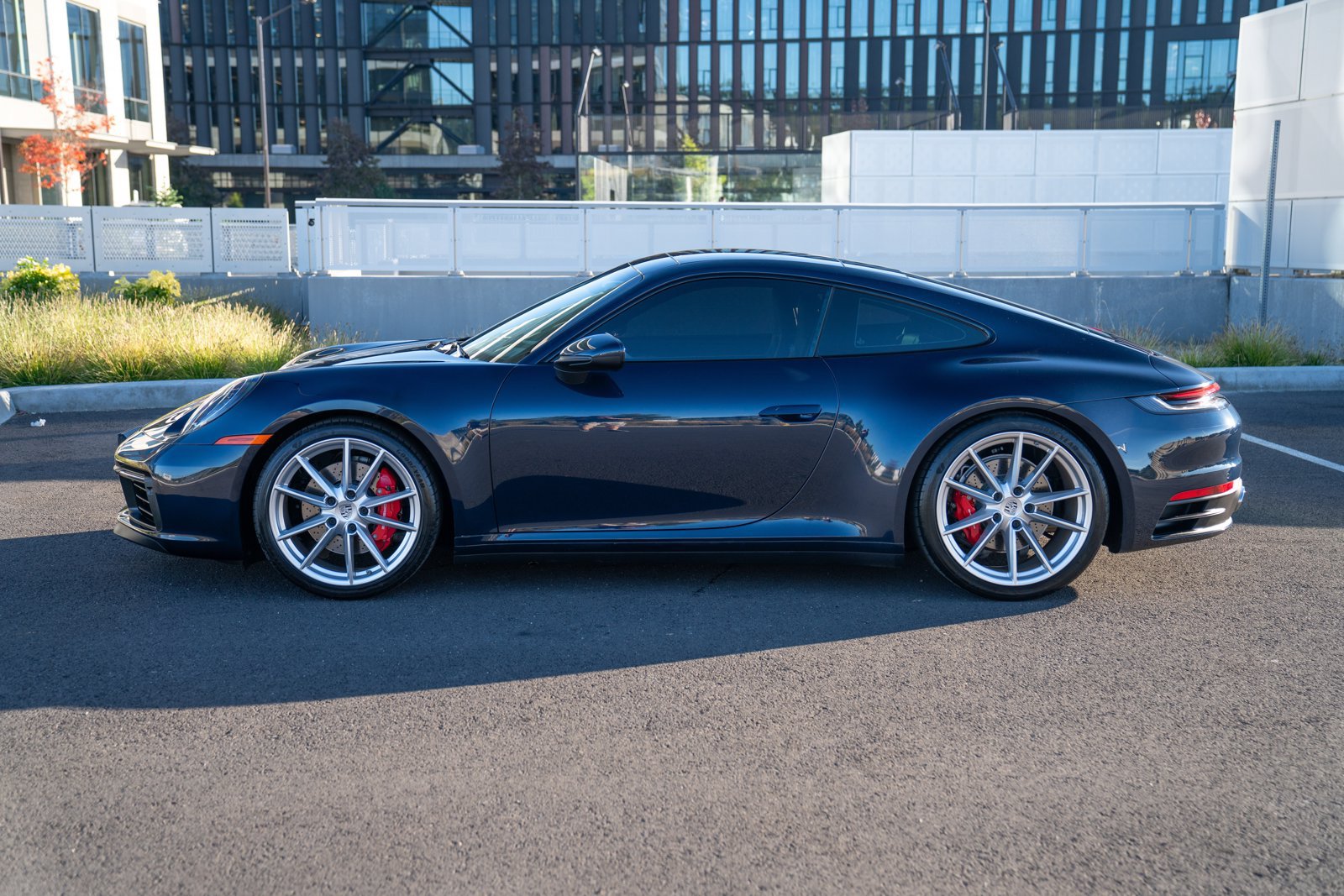 Used 2020 Porsche 911 Carrera 4S AWD/4WD image 2