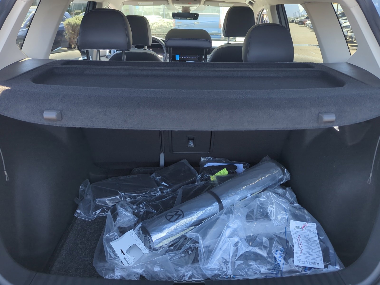 New 2026 Volkswagen Taos SE FWD image 32