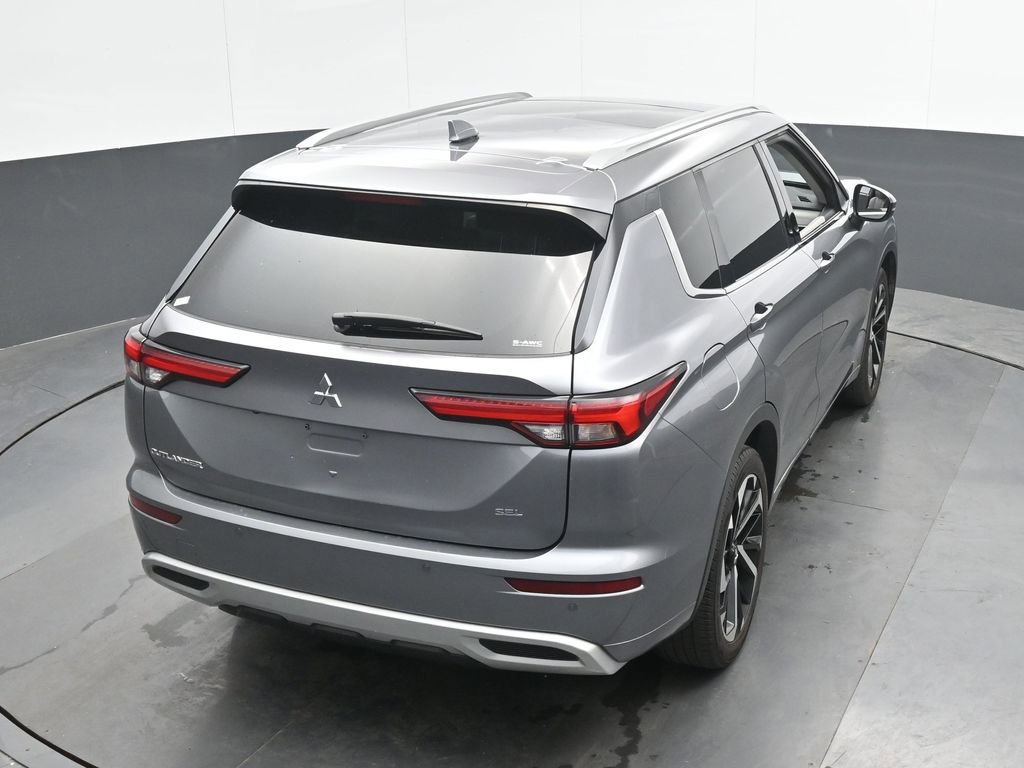 Used 2023 Mitsubishi Outlander SEL AWD/4WD image 32