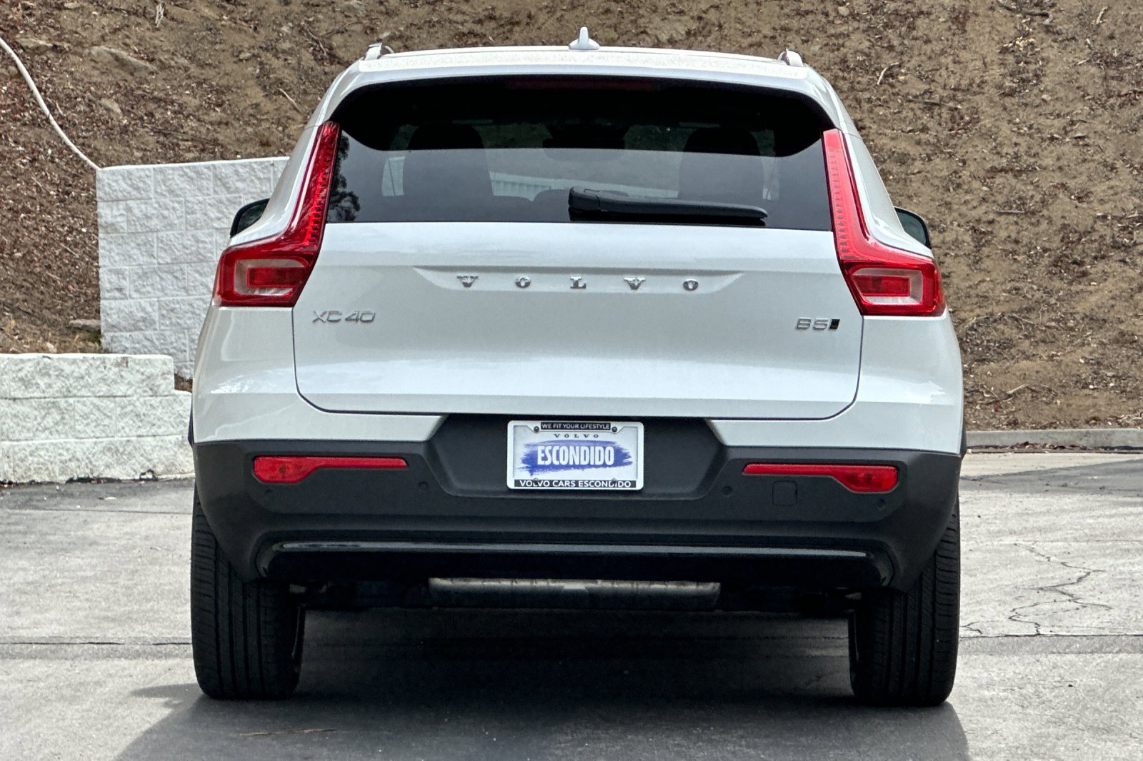 New 2026 Volvo XC40 B5 Plus AWD/4WD image 6