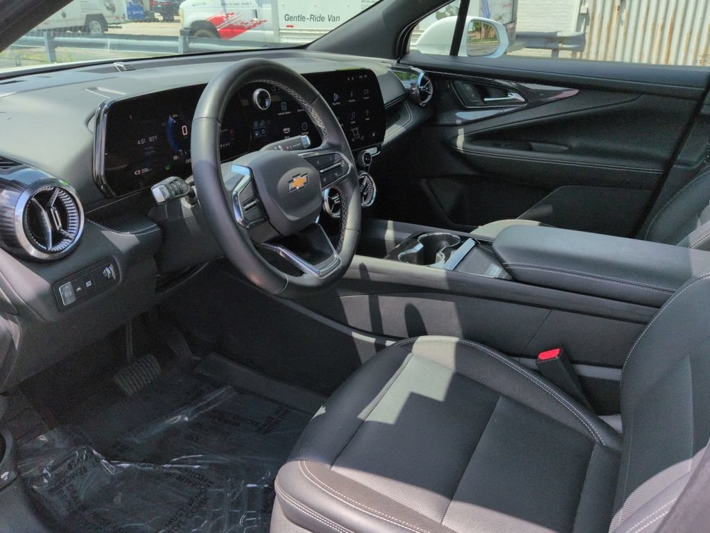 Used 2024 Chevrolet Blazer EV LT AWD/4WD image 35