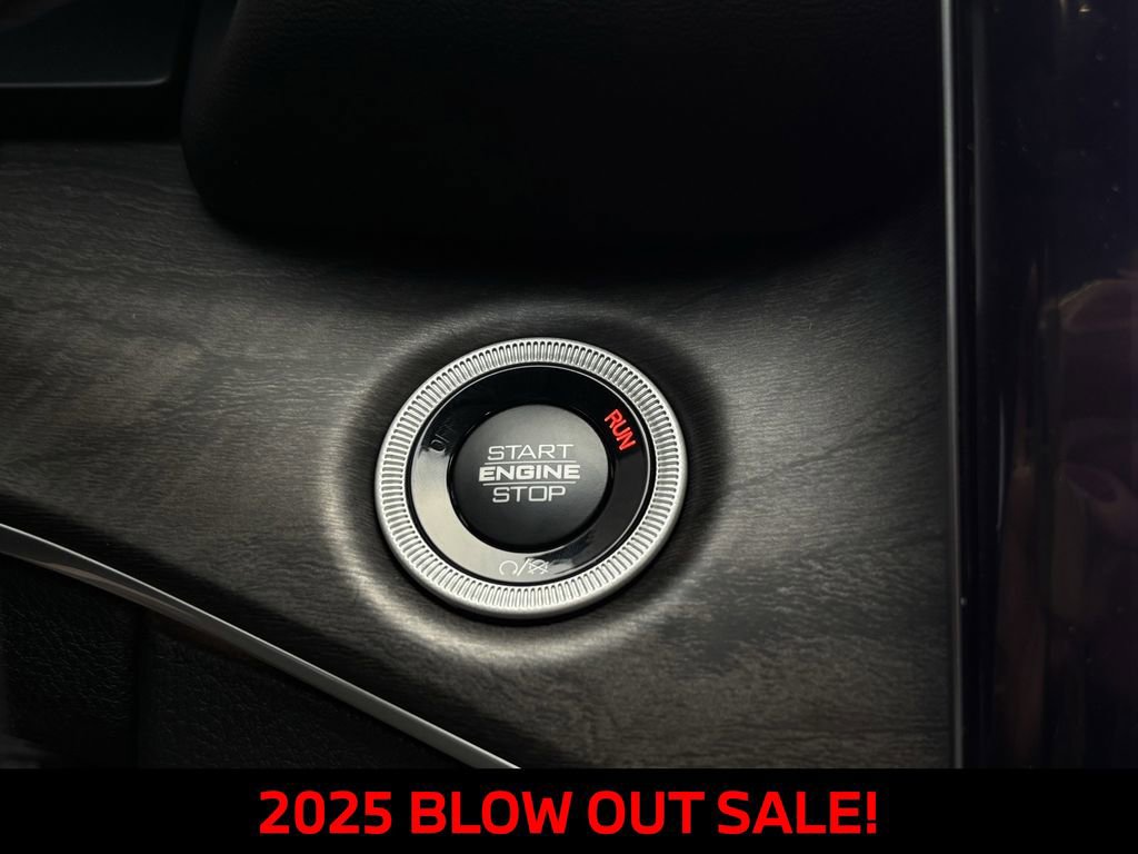 New 2025 Jeep Grand Cherokee Limited w/ Trailer Tow Package image 13