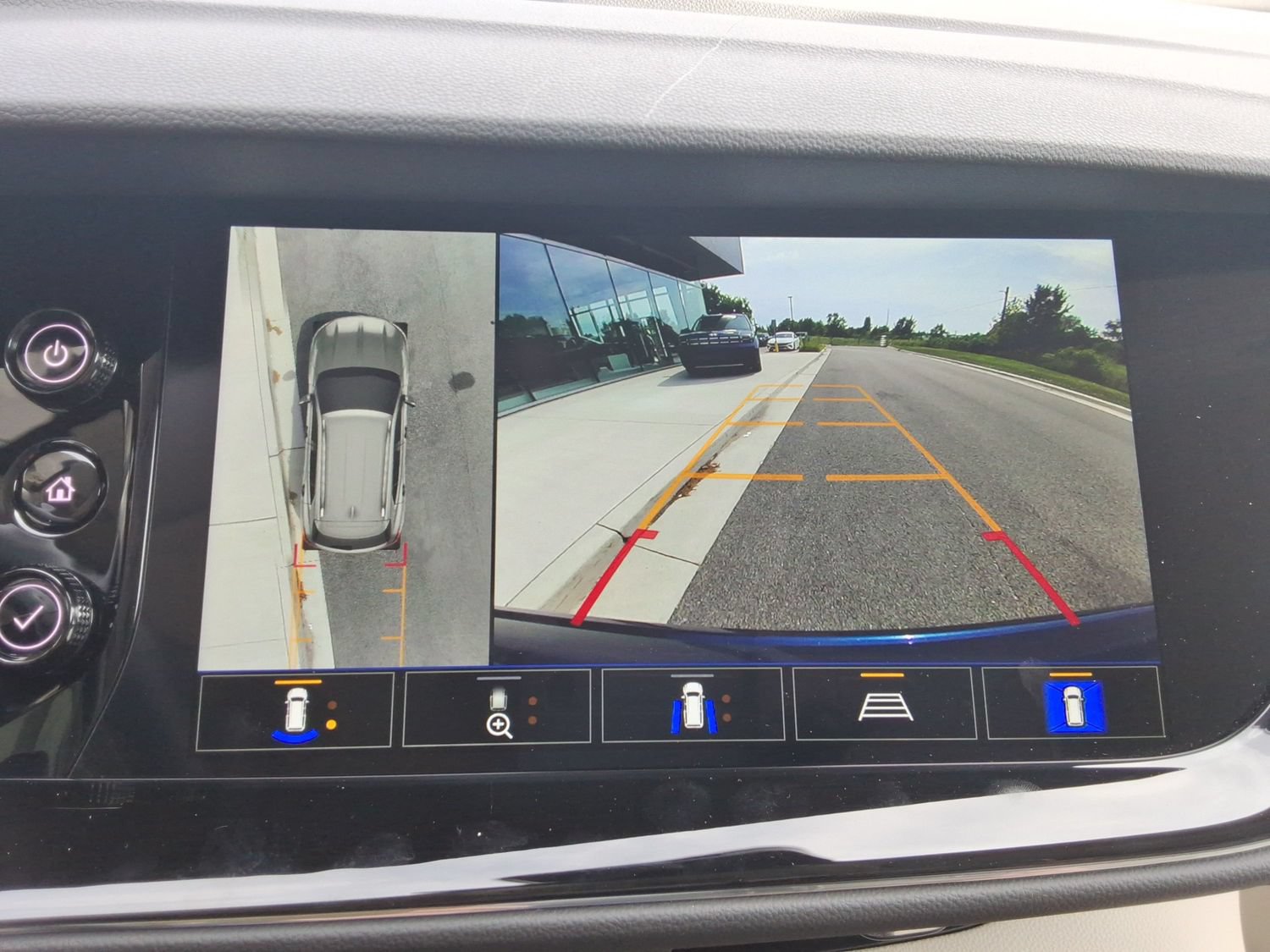 Used 2023 Buick Envision Avenir FWD image 16