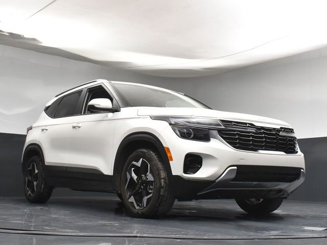 Certified 2025 Kia Seltos S FWD image 30