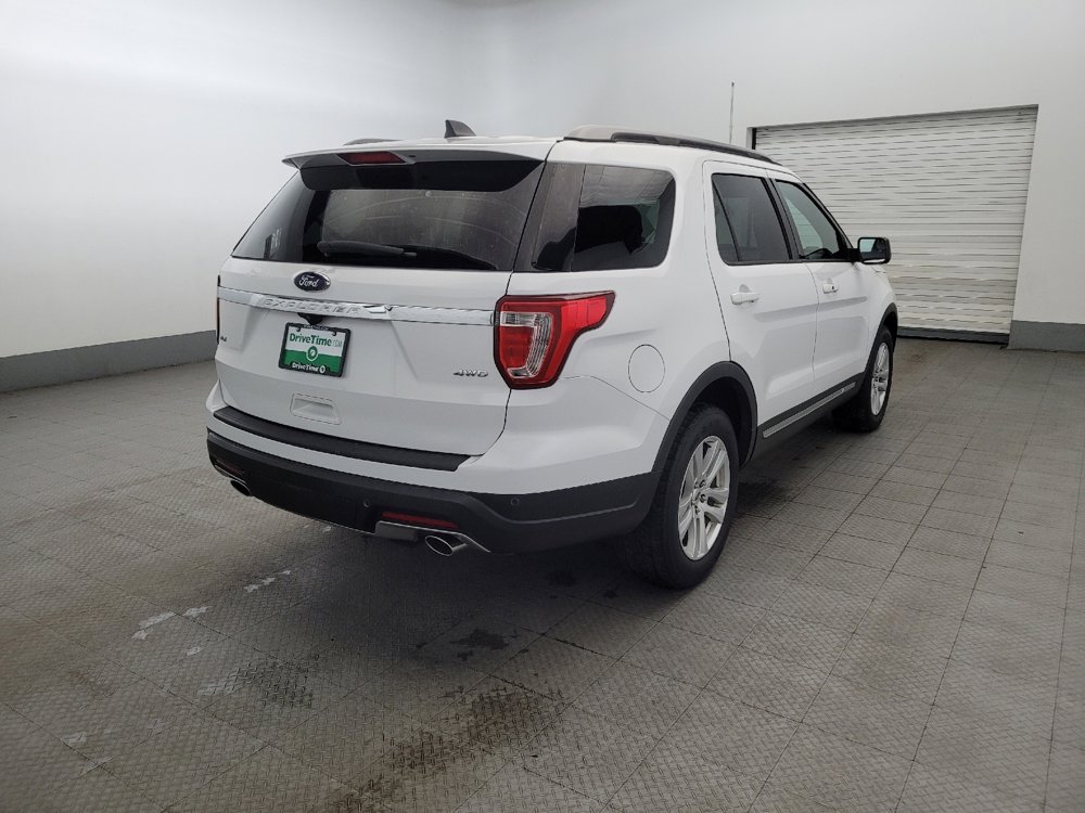 Used 2018 Ford Explorer XLT image 9