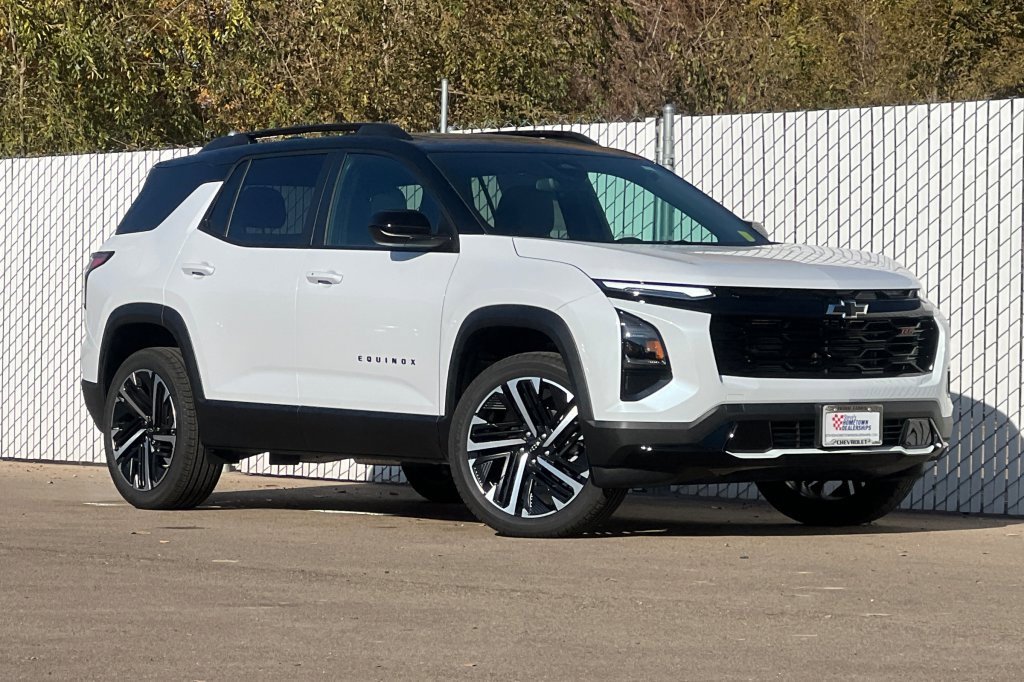 New 2026 Chevrolet Equinox RS w/ Convenience Package III image 2