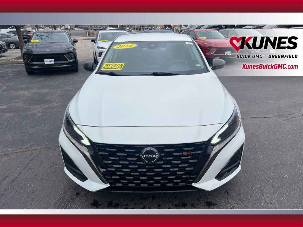 Used 2024 Nissan Altima 2.5 SR FWD image 13