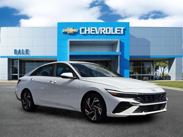 Used 2025 Hyundai Elantra Limited w/ Cargo Package FWD image 1