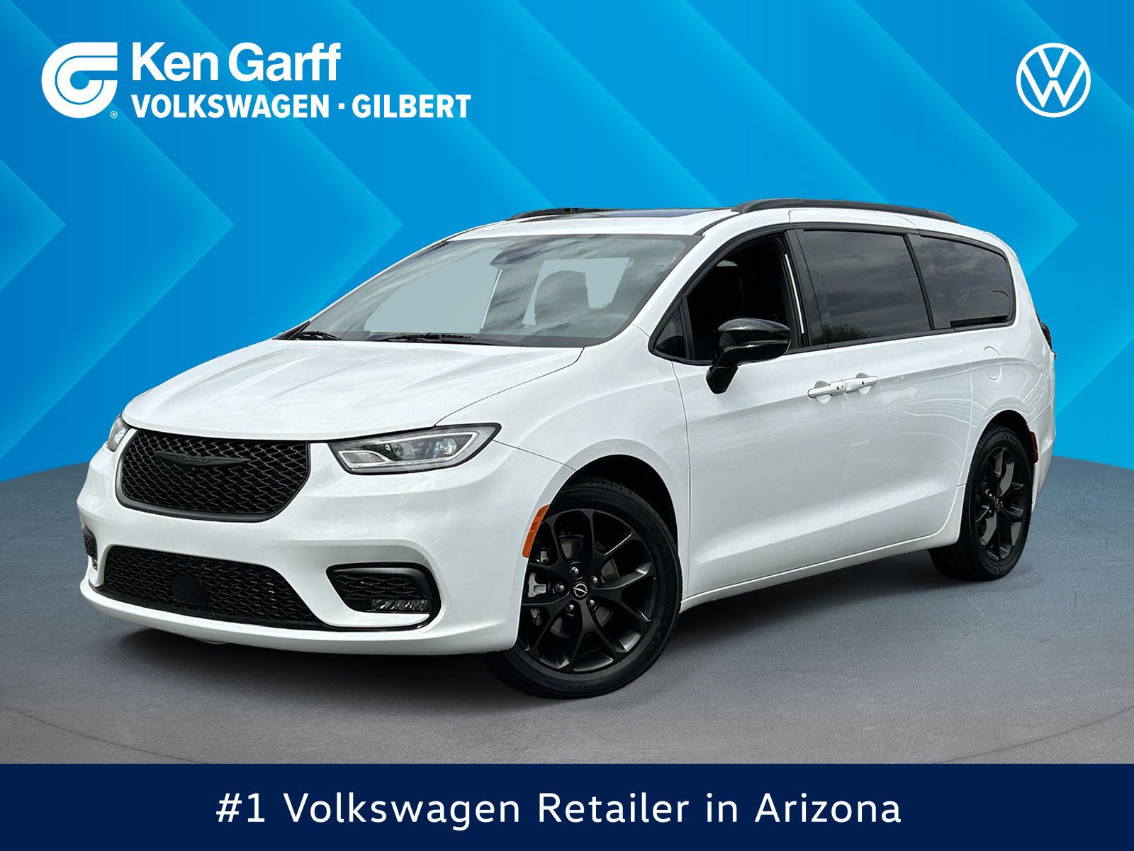 Used 2025 Chrysler Pacifica Limited FWD image 1