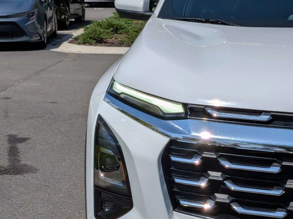 Used 2025 Chevrolet Equinox LT w/ Convenience Package II FWD image 11