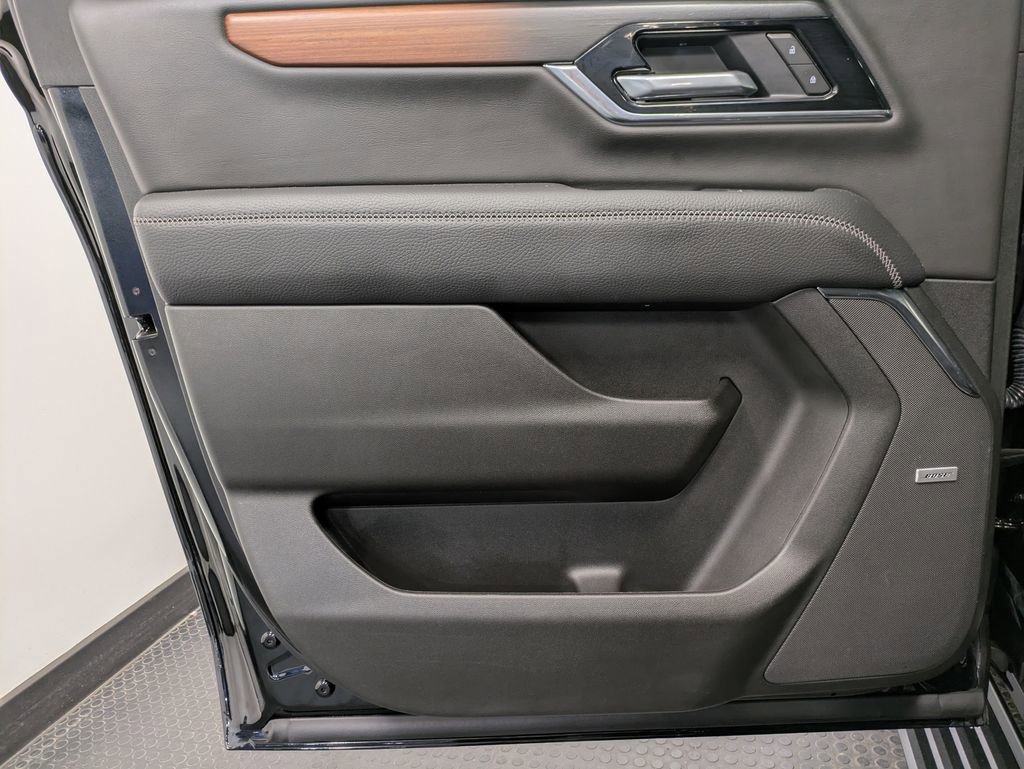 Used 2026 GMC Yukon XL Denali w/ Sun & Power Step Package image 23