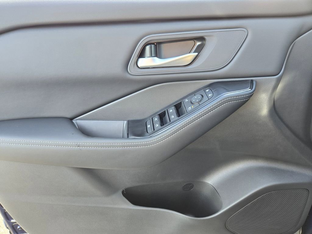 New 2026 Nissan Rogue SV image 11