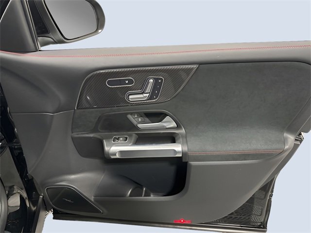 Used 2025 Mercedes-Benz GLB 35 AMG 4MATIC image 34