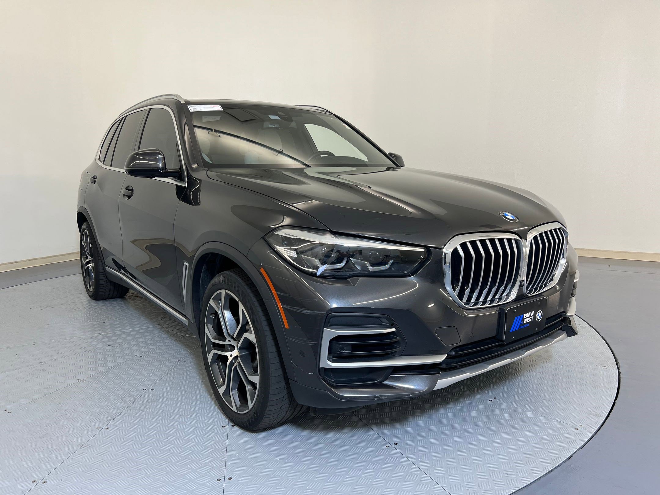 Used 2023 BMW X5 sDrive40i w/ Parking Assistance Package image 6