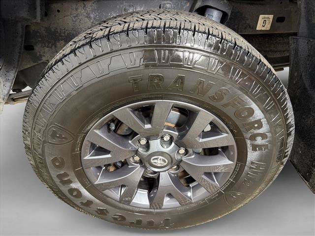 Used 2021 Toyota Tacoma SR5 AWD/4WD image 19