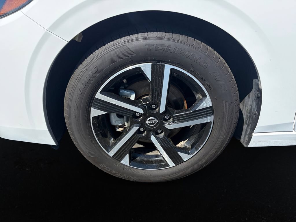 Used 2024 Nissan Sentra SV FWD image 9
