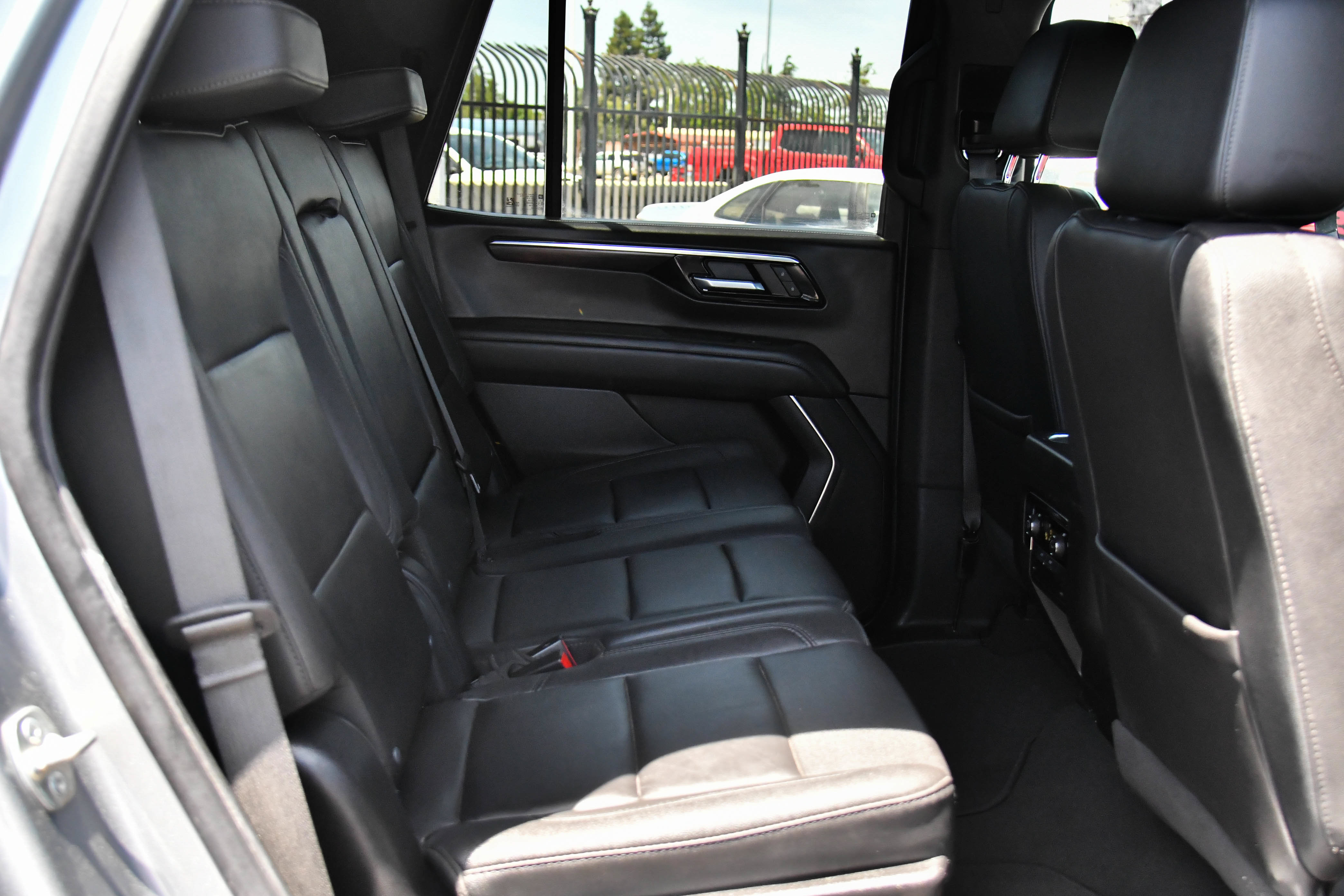 Used 2025 Chevrolet Tahoe LT AWD/4WD image 52