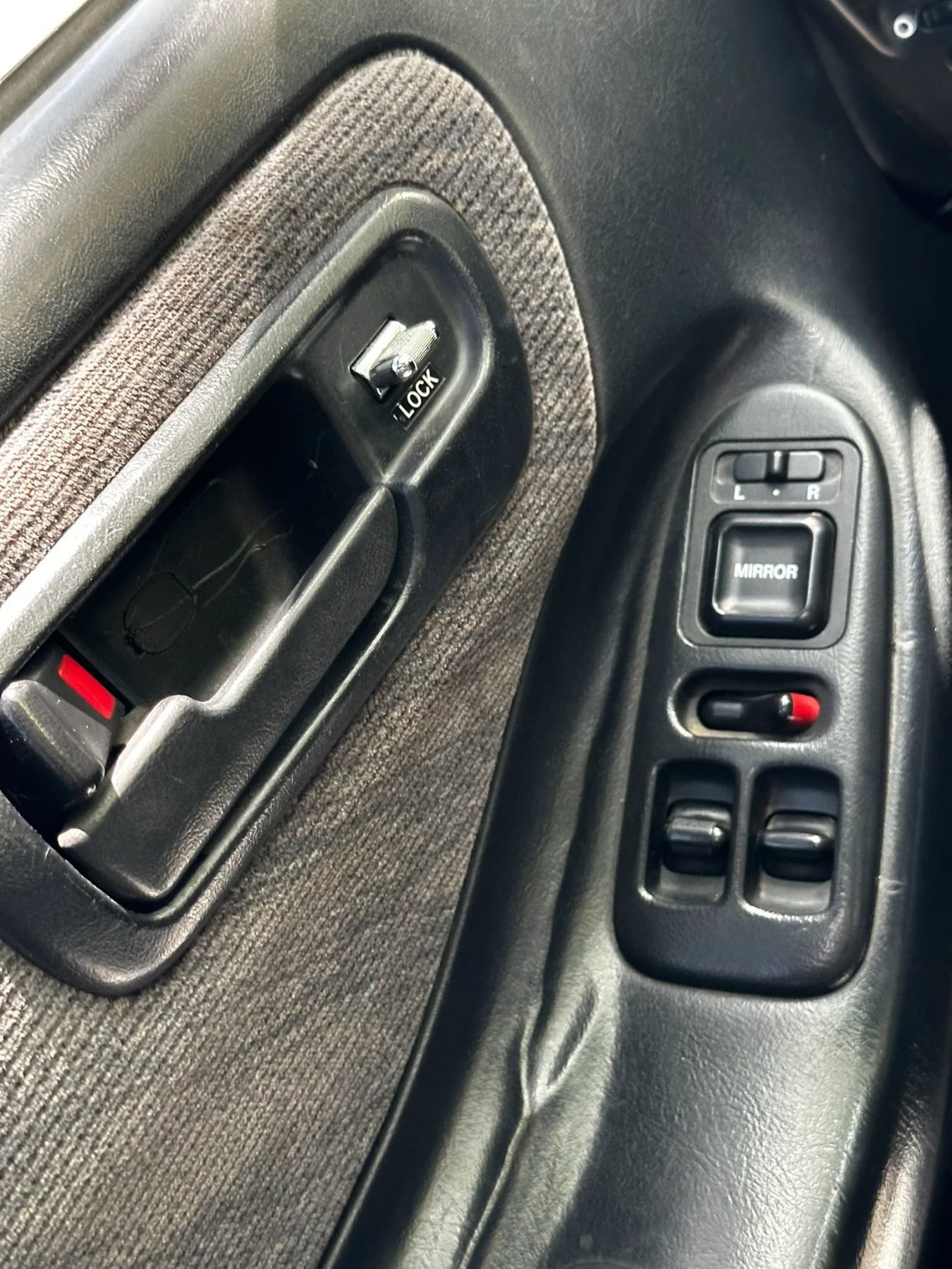 Used 1995 Acura Integra LS FWD image 29