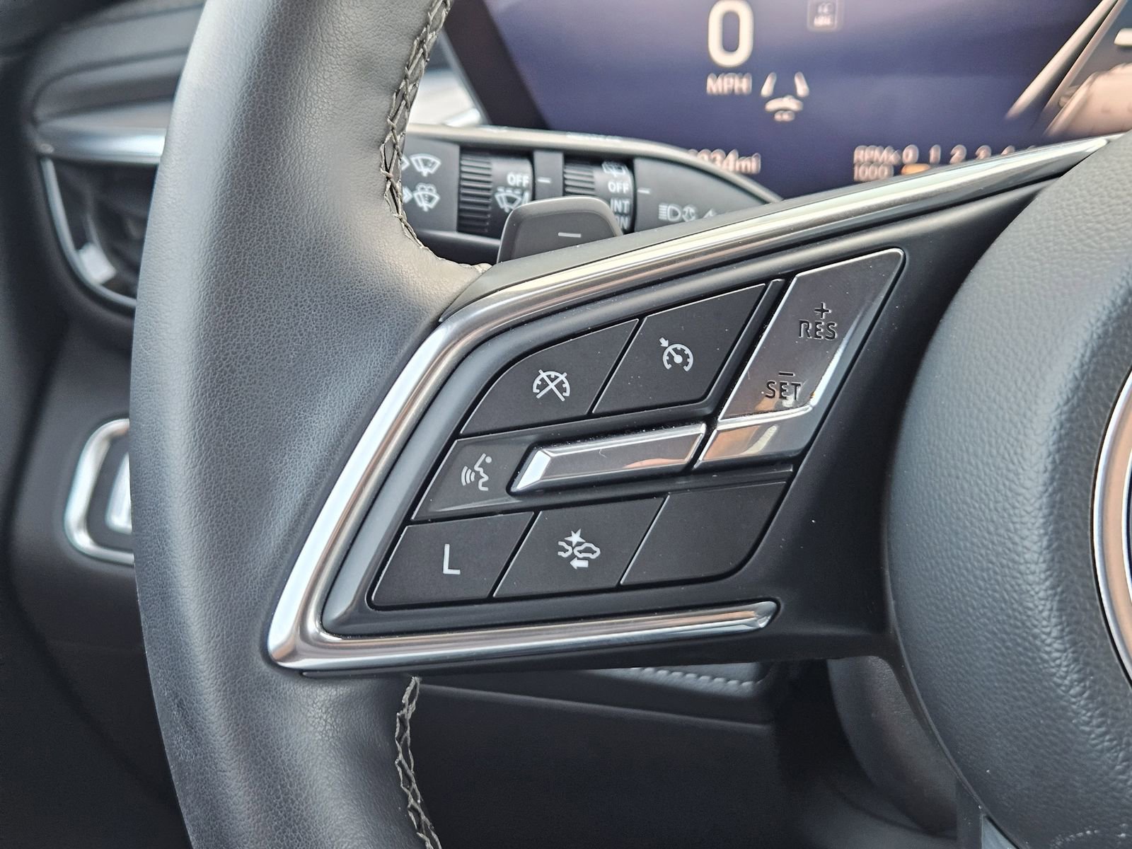 Used 2025 Buick Enclave Preferred FWD image 26