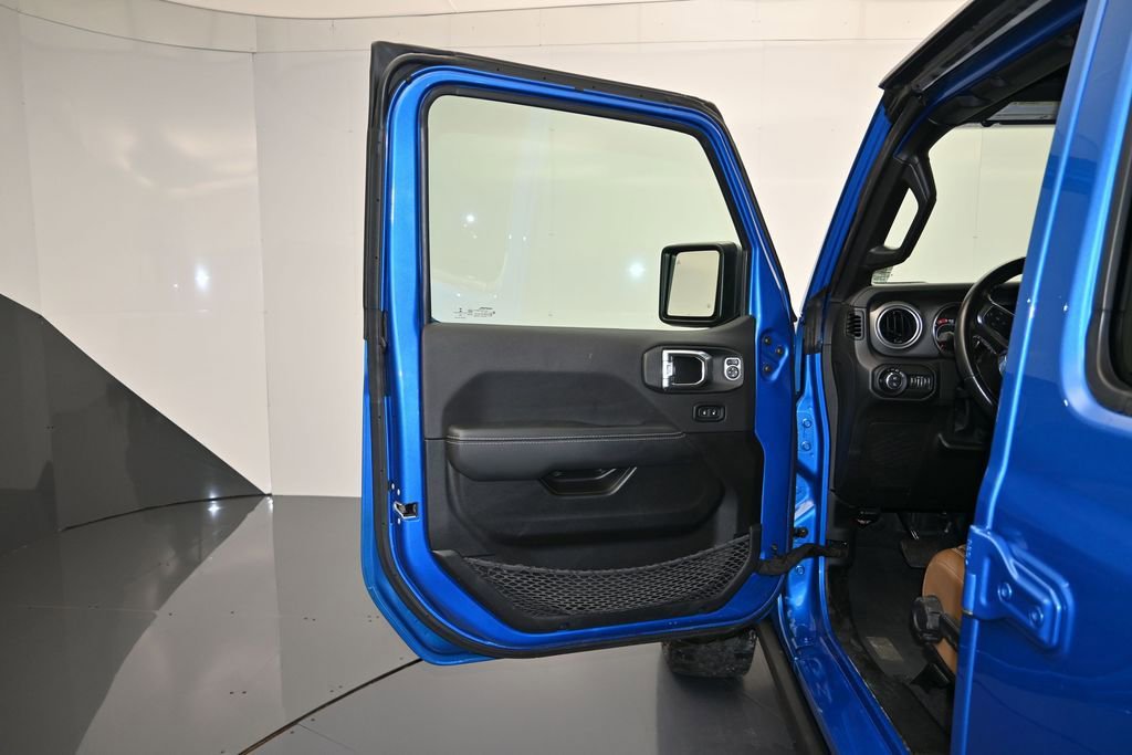 Used 2022 Jeep Gladiator Rubicon w/ LED Lighting Group AWD/4WD image 10