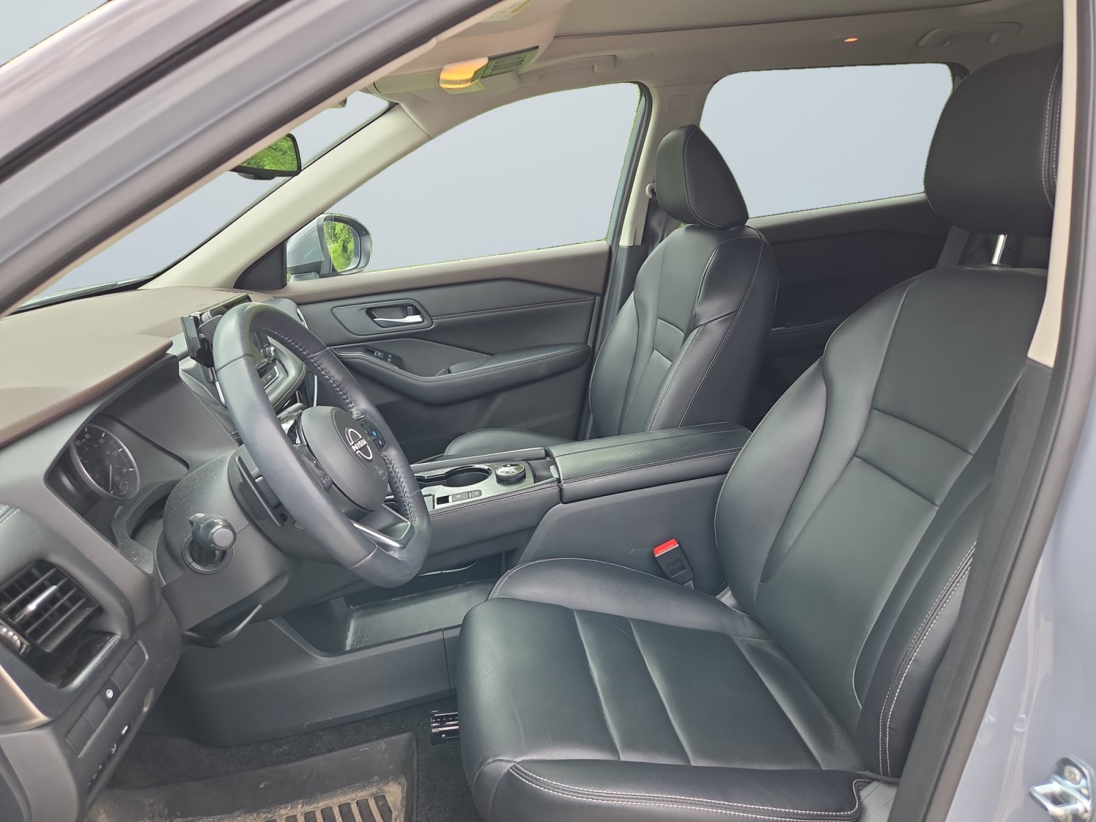 Used 2023 Nissan Rogue SL AWD/4WD image 10