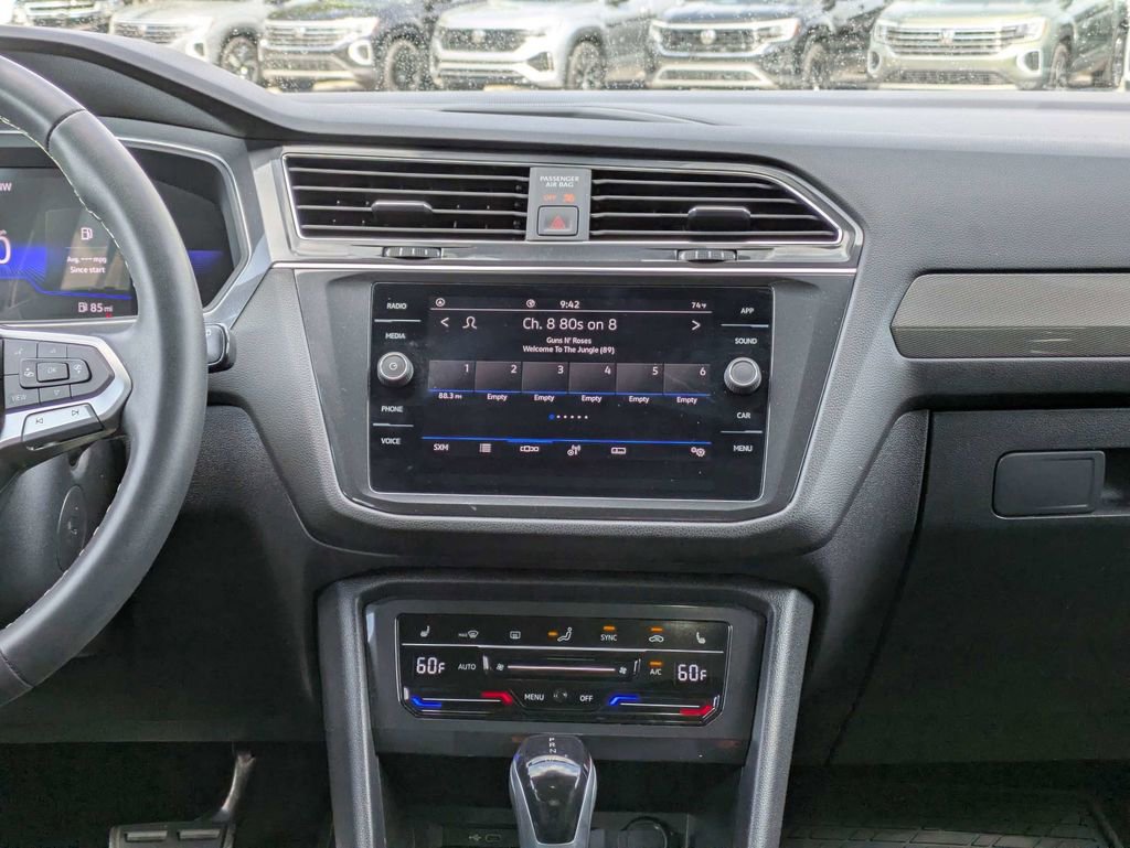 Used 2023 Volkswagen Tiguan SE R-Line image 22