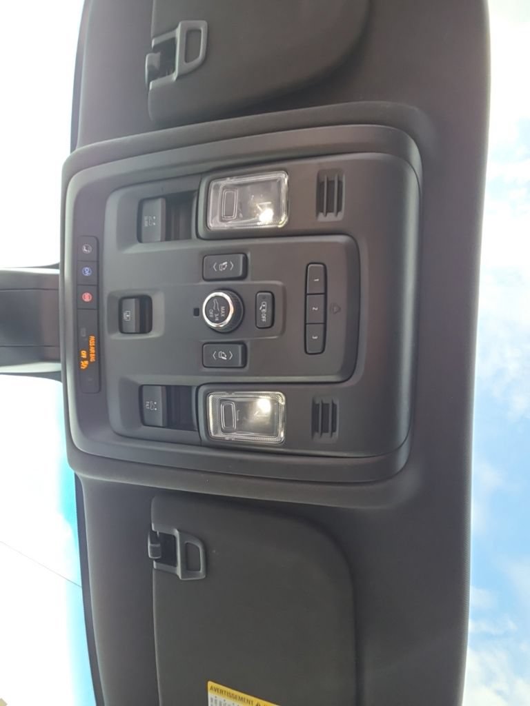 Used 2022 Chevrolet Tahoe RST w/ Luxury Package AWD/4WD image 43