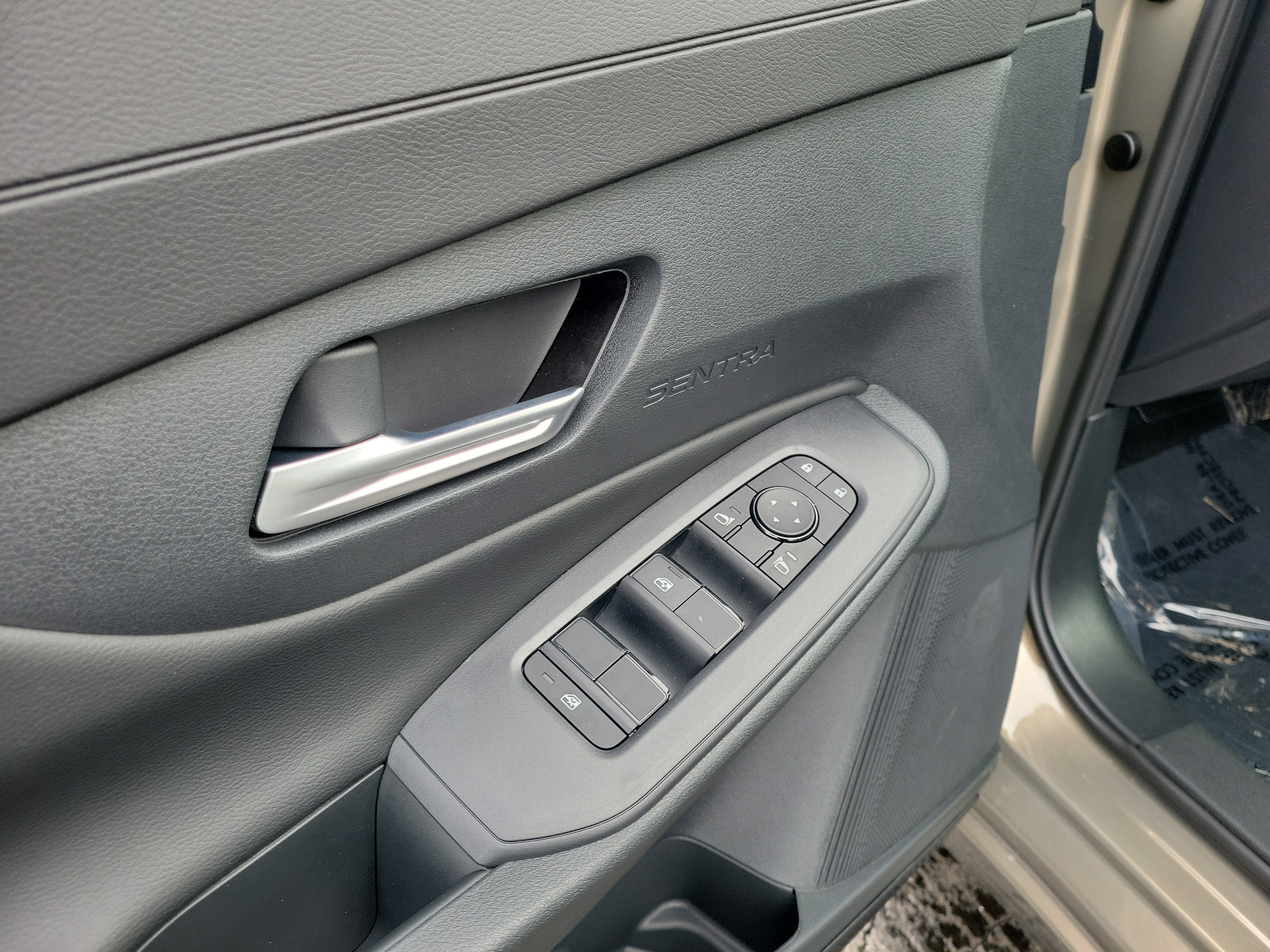 New 2026 Nissan Sentra SV w/ SV Convenience Package FWD image 18