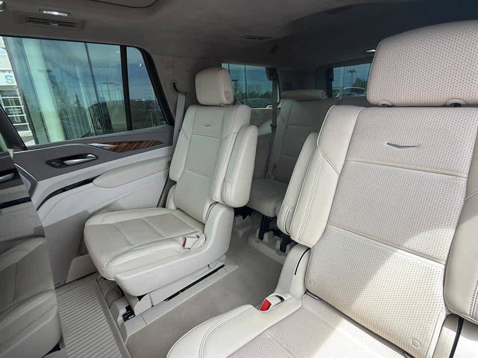 Used 2022 Cadillac Escalade Sport Platinum AWD/4WD image 23