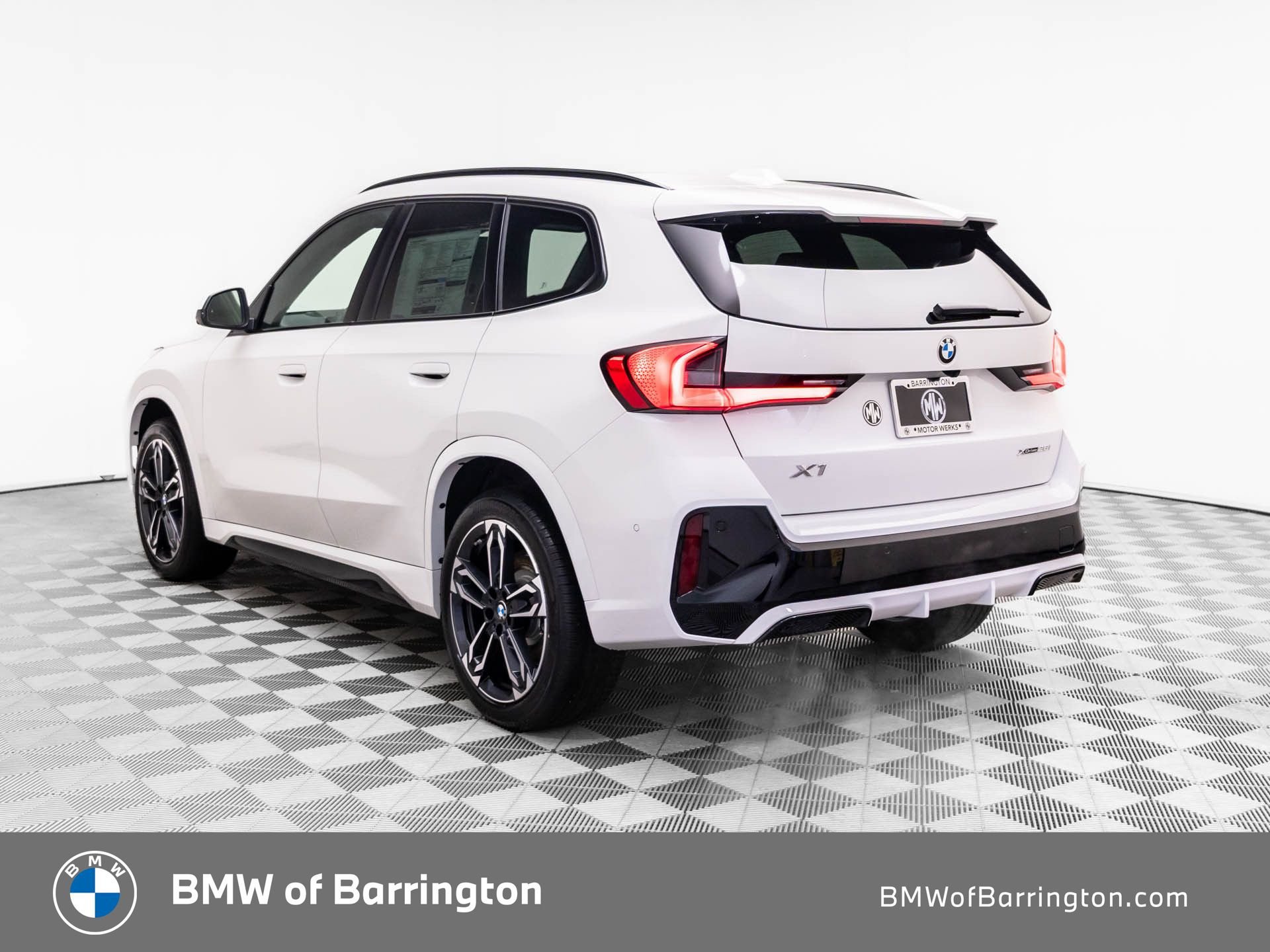 New 2026 BMW X1 xDrive28i AWD/4WD image 3