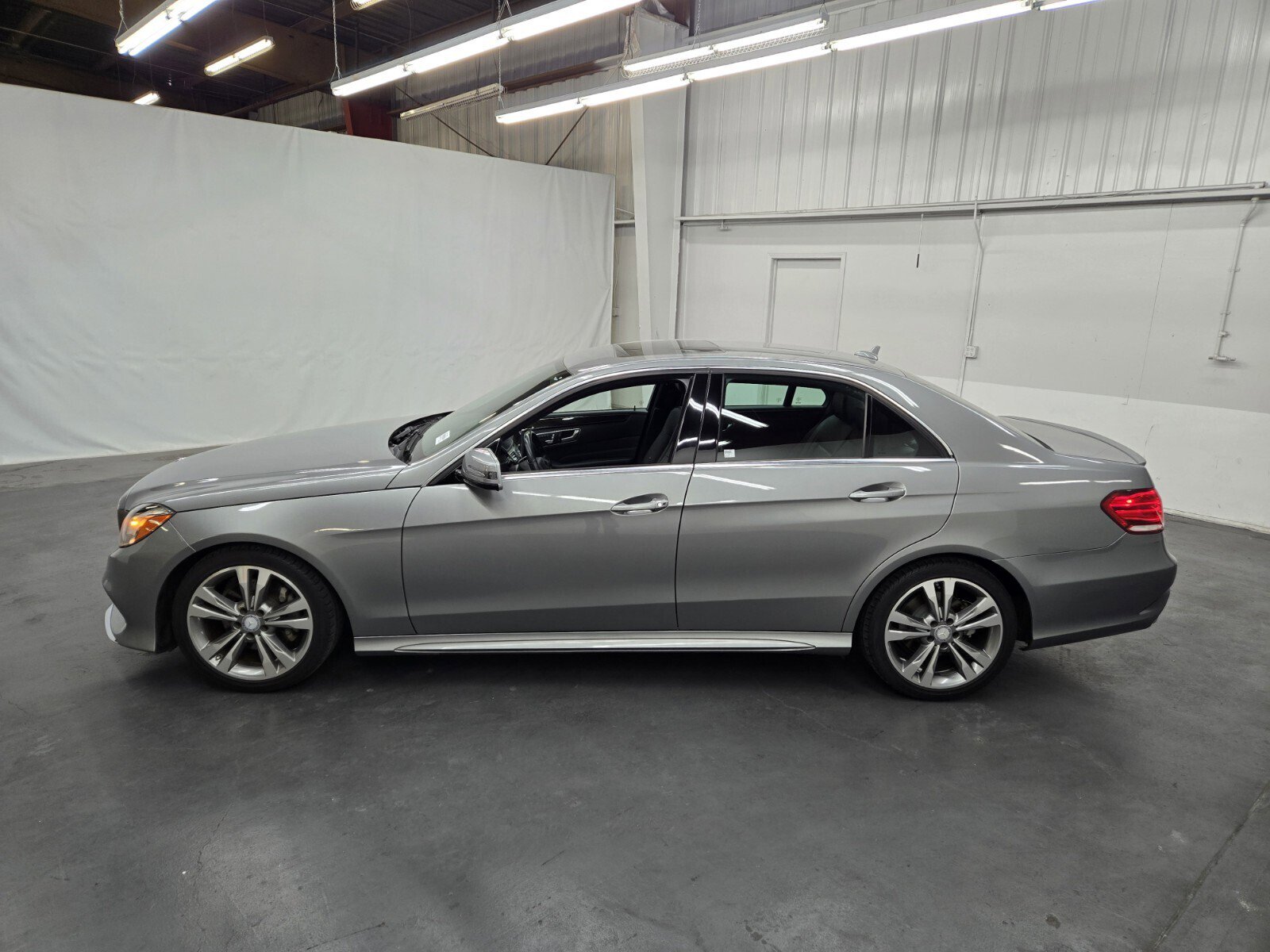 Used 2015 Mercedes-Benz E 350 Sedan image 2