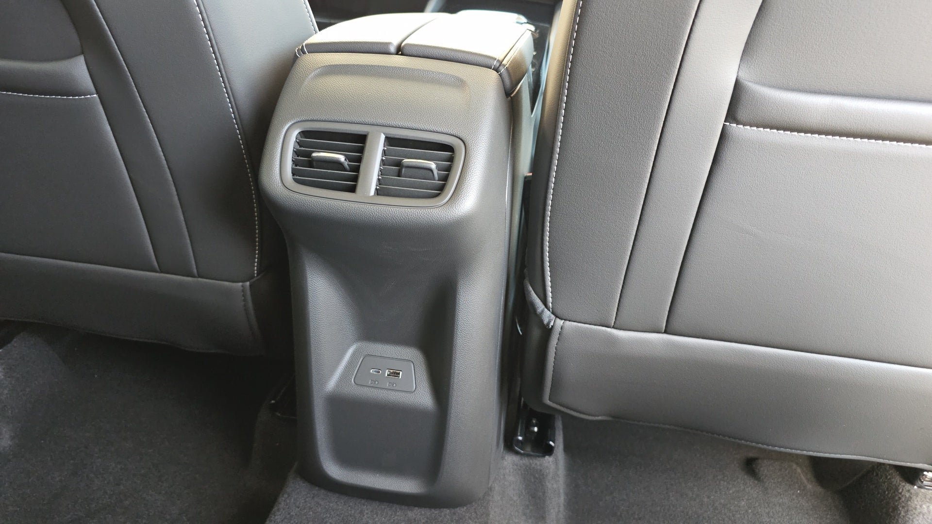 Used 2025 Buick Envision Sport Touring AWD/4WD image 16