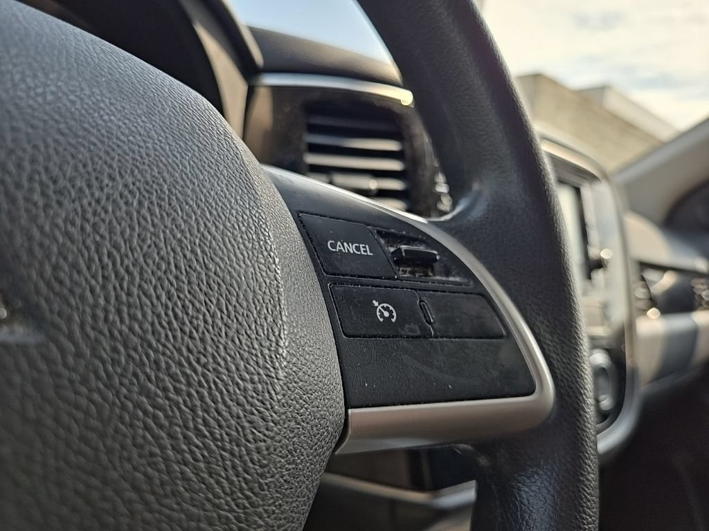 Used 2019 Mitsubishi Outlander ES FWD image 18