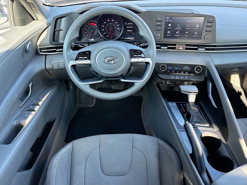 Used 2023 Hyundai Elantra SEL w/ Cargo Package image 20