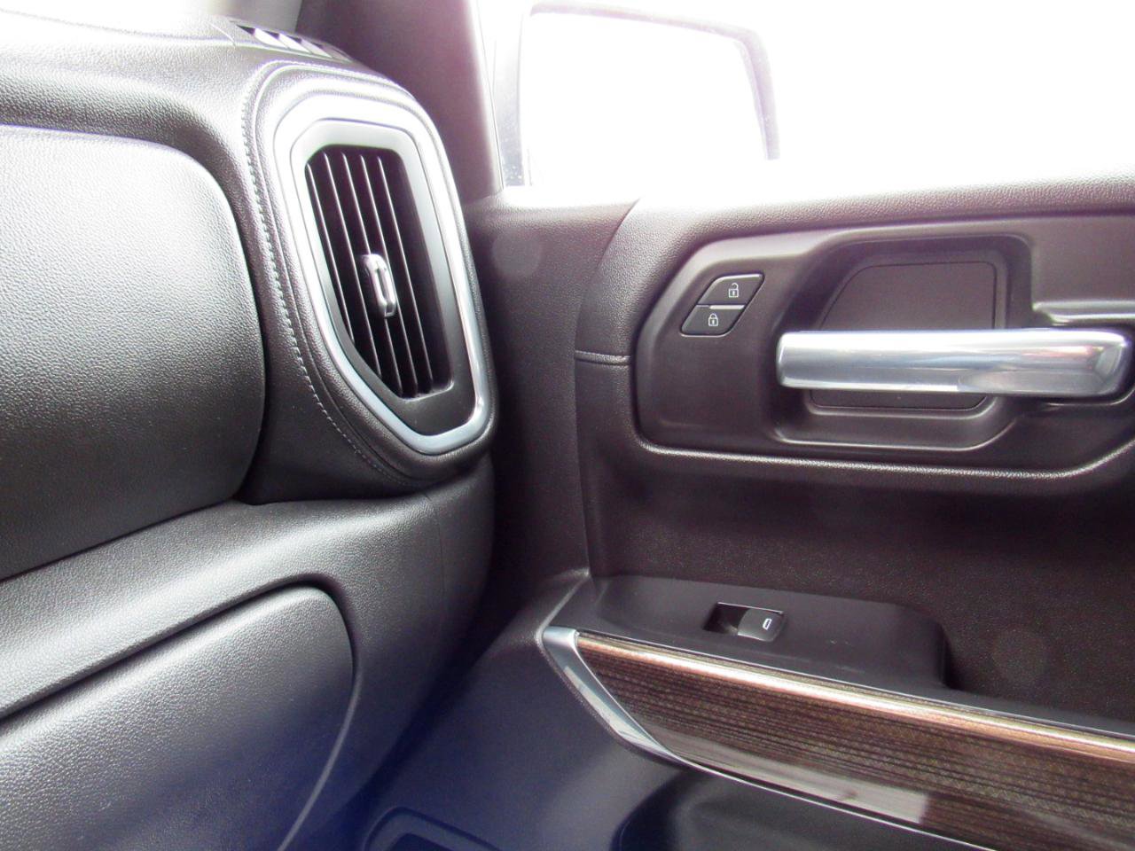 Used 2020 Chevrolet Silverado 1500 LT w/ All-Star Edition image 24