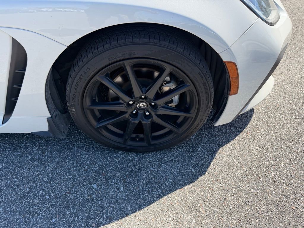 Used 2023 Toyota GR86 image 4